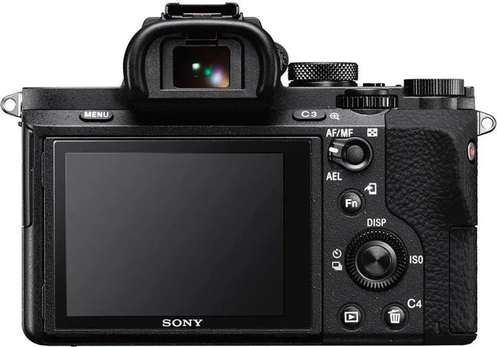 Бездзеркальний фотоапарат Sony Alpha A7 III Kit SEL2870 28-70mm f/3.5-5.6 OSS FE (ILCE7M3KB) - Фото 8 Бездзеркальний фотоапарат Sony Alpha A7 III Kit SEL2870 28-70mm f/3.5-5.6 OSS FE (ILCE7M3KB) - изображение 8