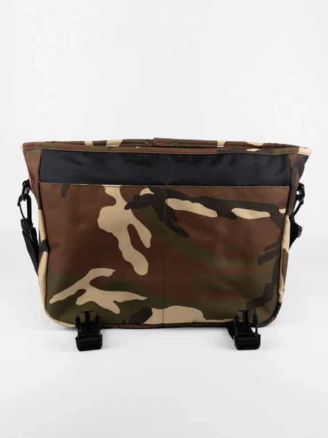 Сумка через плече EastPak Delegate 008 Black 20L у камуфляжному кольорі. - Фото 6 Сумка через плече EastPak Delegate 008 Black 20L у камуфляжному кольорі. - зображення 6