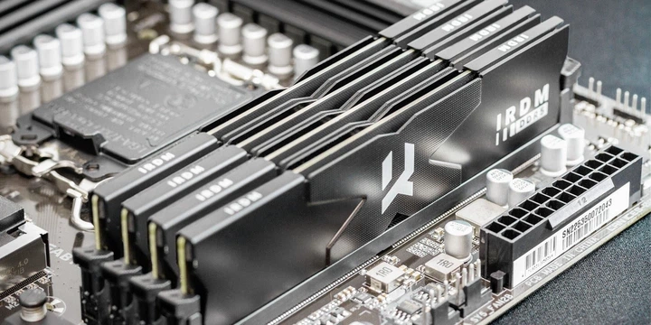 Модуль пам`ятi DDR5 2x16GB/6000 Goodram IRDM Black (IR-6000D564L36S/32GDC) - зображення 9