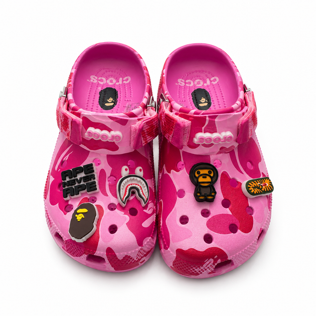 Крокси Crocs Bape рожеві унісекс 38-39 на стопу 24 см гумові сабо з ремінцем, вентиляційними отворами та джибітсами - зображення 6