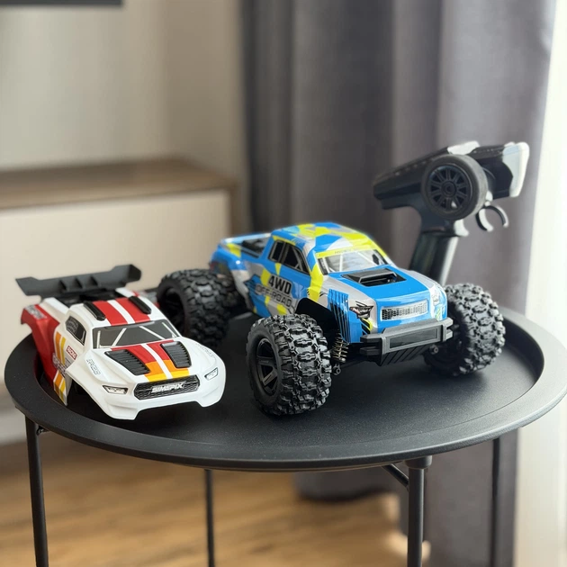 Внедорожник машинка монстр-трак MJX Hyper Go 18208 1:18 (4WD, Brushless, скоростная на аккумуляторе) 45 км/ч, 2 АКБ и 2 корпуса - изображение 2