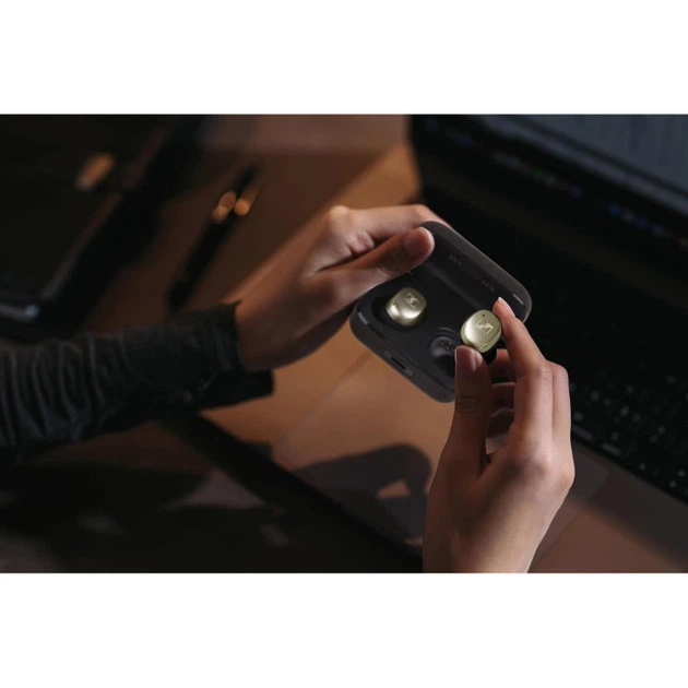 Наушники беспроводные Sennheiser Momentum True Wireless 4 Gold (700441) - Фото 7 Наушники беспроводные Sennheiser Momentum True Wireless 4 Gold (700441) - изображение 7