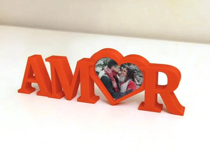 Фоторамка-слово 'Amor' для закоханих з місцем для фото у вигляді серця. Aivory - изображение 2