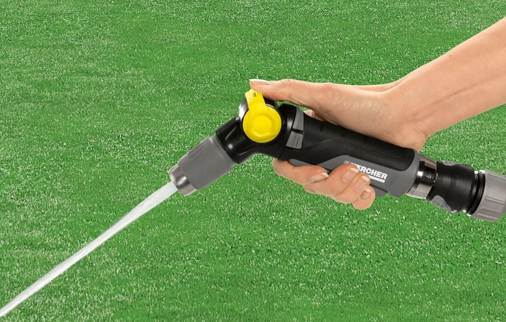 Ручной ороситель Karcher "Премиум", пистолетного типа, металлический, с возможностью регулировки давления воды и формы струи - изображение 3