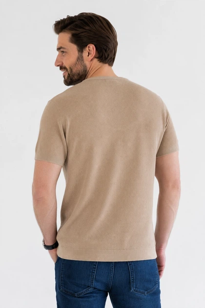Чоловіча фактурна футболка Bugatti пісочного кольору - розмір 28/56 (2XL) (15526E/40/7200 ) - Фото 2 Чоловіча фактурна футболка Bugatti пісочного кольору - розмір 28/56 (2XL) (15526E/40/7200 ) - зображення 2