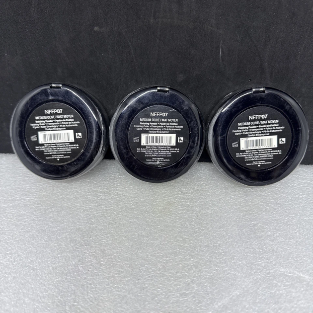 Фінішна пудра для обличчя NYX Cosmetics NoFilter Finishing Powder відтінок 07 Medium Olive NFFP07 - зображення 4