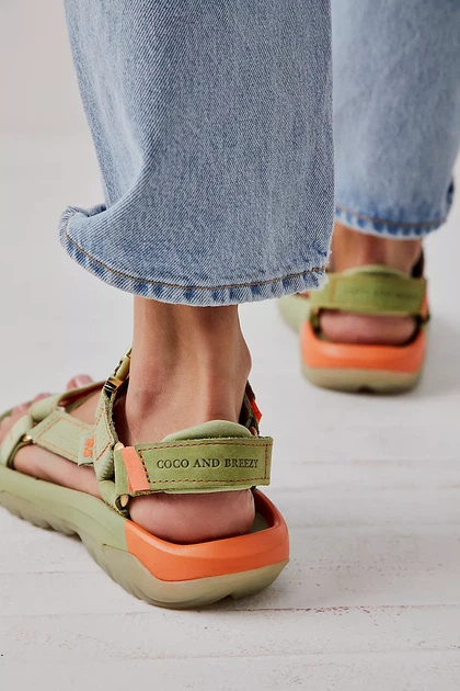 Жіночі сандалі Teva X Coco & Breezy Hurricane XLT2 Sandals повсякденні босоніжки зелені Розмір 43 - Фото 3 Жіночі сандалі Teva X Coco & Breezy Hurricane XLT2 Sandals повсякденні босоніжки зелені Розмір 43 - изображение 3