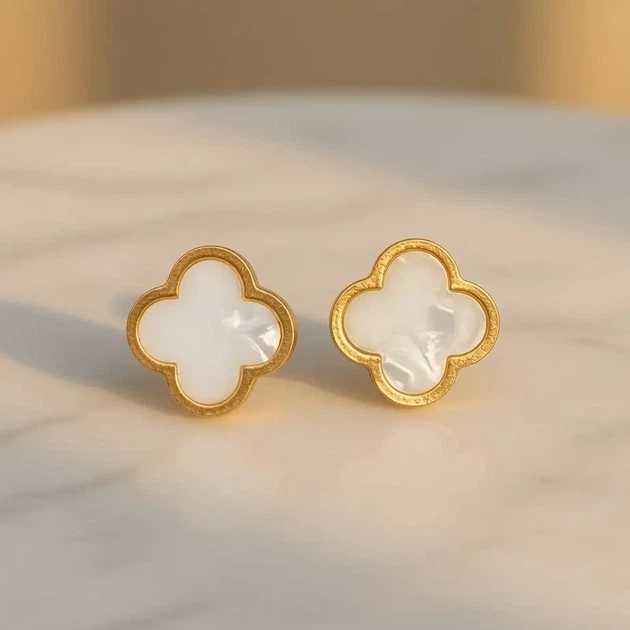 Сережки гладкі у стилі Van Cleef (Gold-White) - зображення 2