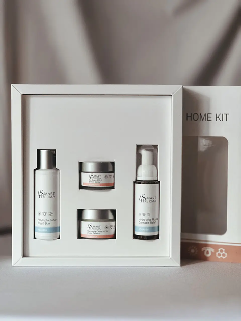 Набор косметики по уходу за кожей с пигментацией Smart4Derma Radiance HomeKit (пенка, тонер, дневной крем, осветляющий крем) - Фото 1 Набор косметики по уходу за кожей с пигментацией Smart4Derma Radiance HomeKit (пенка, тонер, дневной крем, осветляющий крем) - изображение 1