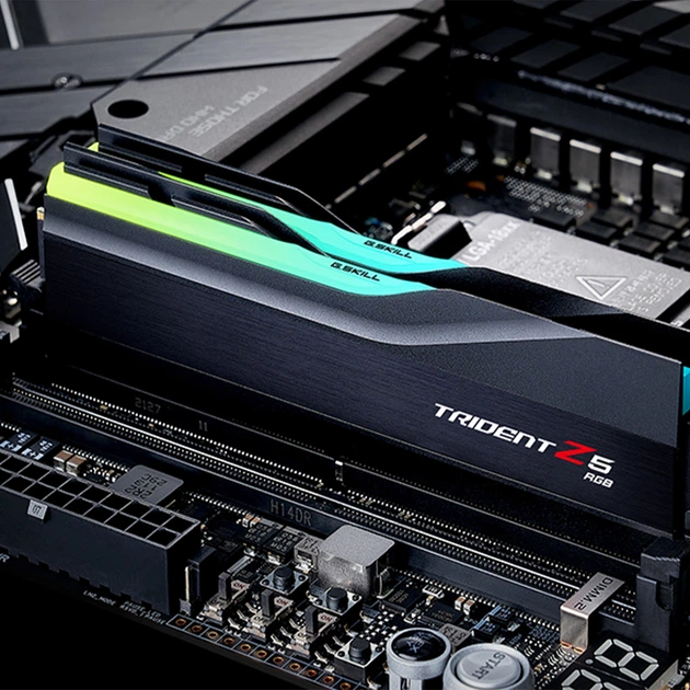 Модуль пам'яті G.Skill Trident Z5 RGB Black DDR5-6000 32GB (2x16GB) CL32-38-38-96 1.35V - Фото 6 Модуль пам'яті G.Skill Trident Z5 RGB Black DDR5-6000 32GB (2x16GB) CL32-38-38-96 1.35V - зображення 6
