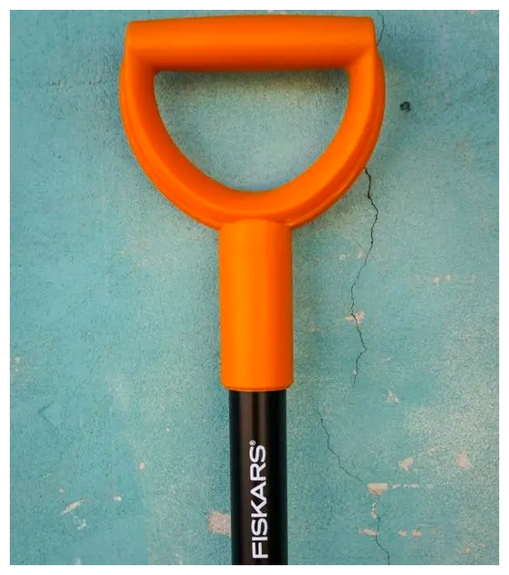 Штыковая лопата 117 см сталь для сада Fiskars CS-0074 - Фото 4 Штыковая лопата 117 см сталь для сада Fiskars CS-0074 - изображение 4