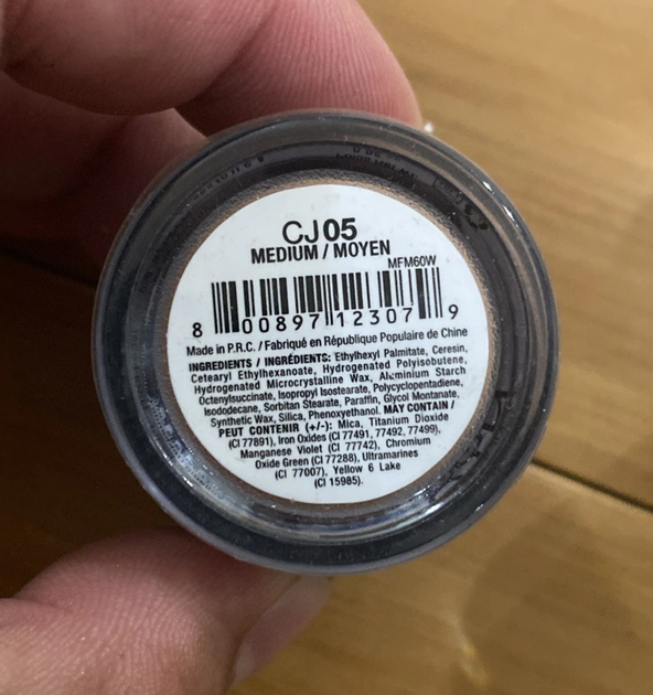 Плотный корректор для лица NYX Concealer Jar оттенок Medium CJ05 - изображение 3
