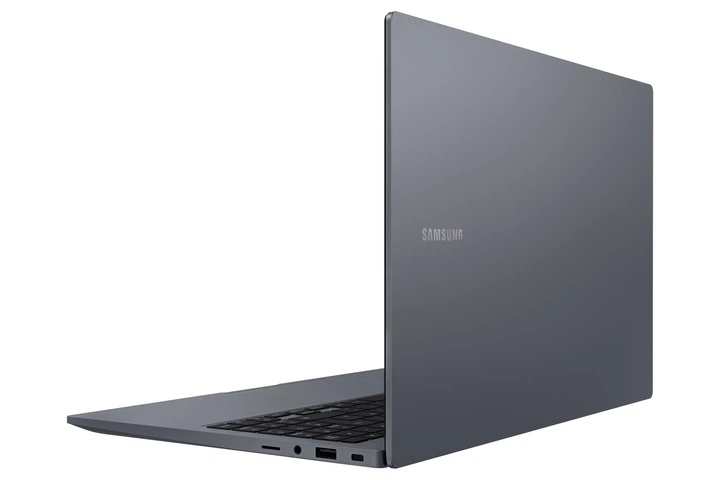 Ноутбук 15.6" Samsung Galaxy Book4 (NP750XGJ-KG4DE) Intel Core i3 1315U RAM 8GB SSD 256GB Win11 Алюминиевый корпус (UKR) (102258335) - Уценка - Фото 5 Ноутбук 15.6" Samsung Galaxy Book4 (NP750XGJ-KG4DE) Intel Core i3 1315U RAM 8GB SSD 256GB Win11 Алюминиевый корпус (UKR) (102258335) - Уценка - изображение 5