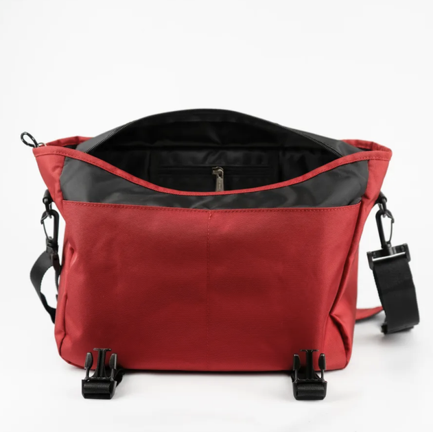 Сумка через плечо EastPak Delegate 008 20L в красном цвете. - Фото 6 Сумка через плечо EastPak Delegate 008 20L в красном цвете. - изображение 6