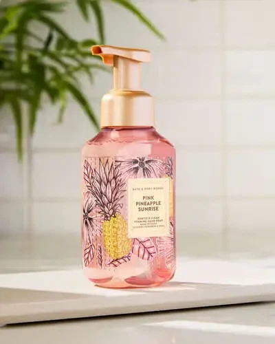Мыло-пенка для рук Bath&Body Works Pink Pineapple Sunrise Gentle & Clean Foaming Hand Soap 259 мл (667659452248) - Фото 8 Мыло-пенка для рук Bath&Body Works Pink Pineapple Sunrise Gentle & Clean Foaming Hand Soap 259 мл (667659452248) - изображение 8