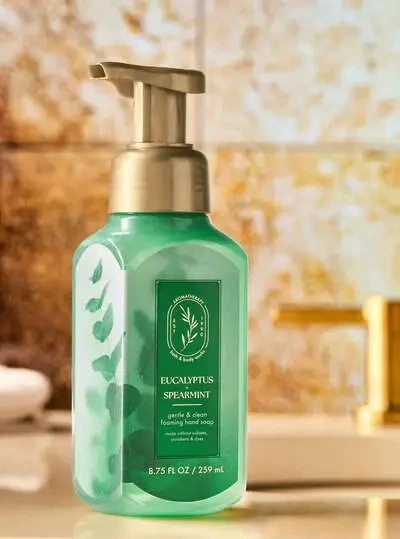 Мыло-пенка для рук Bath&Body Works Eucalyptus Spearmint Gentle & Clean Foaming Hand Soap 259 мл (667659386420) - изображение 8