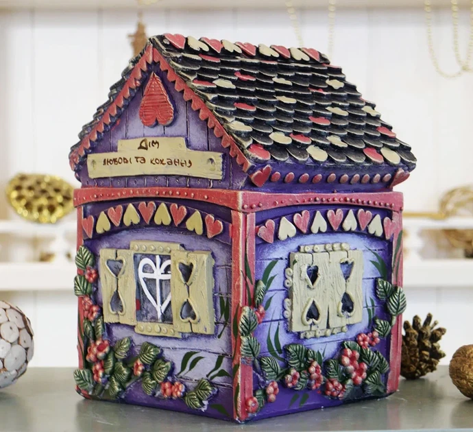 Скарбничка Будиночок Кохання - лавандовий гіпс Гранд Презент КГ607-5 - Фото 2 Скарбничка Будиночок Кохання - лавандовий гіпс Гранд Презент КГ607-5 - зображення 2