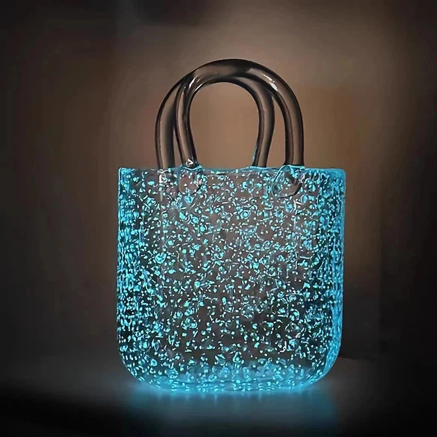 Светящаяся стеклянная ваза для цветов в форме сумки Bubble Bag Neon, 20x11x26 см - Фото 10 Светящаяся стеклянная ваза для цветов в форме сумки Bubble Bag Neon, 20x11x26 см - изображение 10