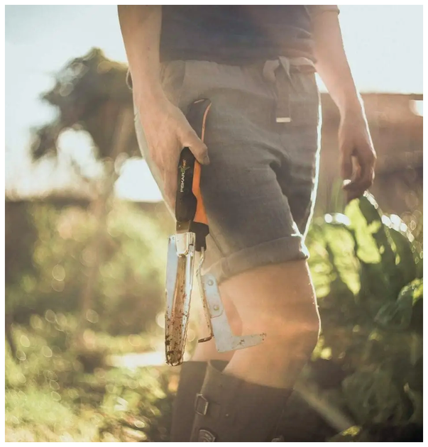 Прополочный нож 33.8 см нержавеющая сталь для дачи Fiskars LS-1061 - Фото 6 Прополочный нож 33.8 см нержавеющая сталь для дачи Fiskars LS-1061 - изображение 6
