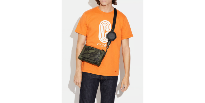 Сумка COACH Holden Crossbody With Camo Print C9972 Мужская кожаная сумочка с камуфляжным принтом 25см x 15см x 4.5см - Фото 2 Сумка COACH Holden Crossbody With Camo Print C9972 Мужская кожаная сумочка с камуфляжным принтом 25см x 15см x 4.5см - изображение 2