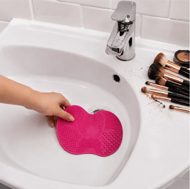Килимок для миття косметичних пензликів Brush Spa - Фото 5 Килимок для миття косметичних пензликів Brush Spa - зображення 5