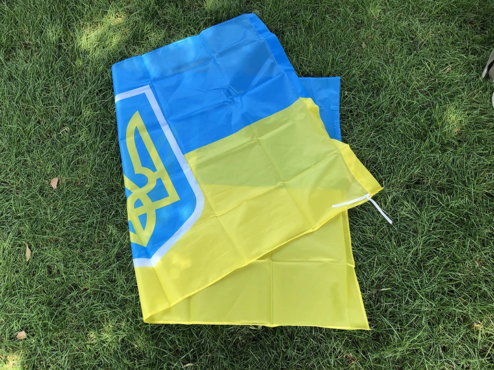 Державний український жовто-блакитний стяг з гербом синьо-жовтий прапор України 150*90 см банер з кишенею під древко - зображення 6