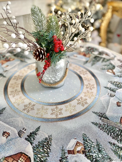 Скатерть гобеленовая Новогодняя ROUND723M Ø90 см Серый 70% полиэстер 23% хлопок 3% акрил 4% металлическое волокно - Фото 6 Скатерть гобеленовая Новогодняя ROUND723M Ø90 см Серый 70% полиэстер 23% хлопок 3% акрил 4% металлическое волокно - изображение 6