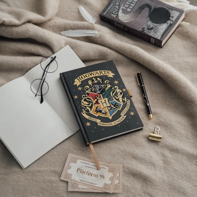 Блокнот Harry Potter A5 Hogwarts с ручкой (CPA5060) - Фото 3 Блокнот Harry Potter A5 Hogwarts с ручкой (CPA5060) - изображение 3