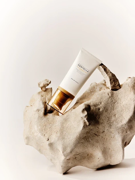 Сонцезахисний крем для обличчя SKIN1004 Madagascar Centella Air-Fit Suncream Light SPF30 PA++++, 50 мл — мінеральний сонцезахисний - зображення 4