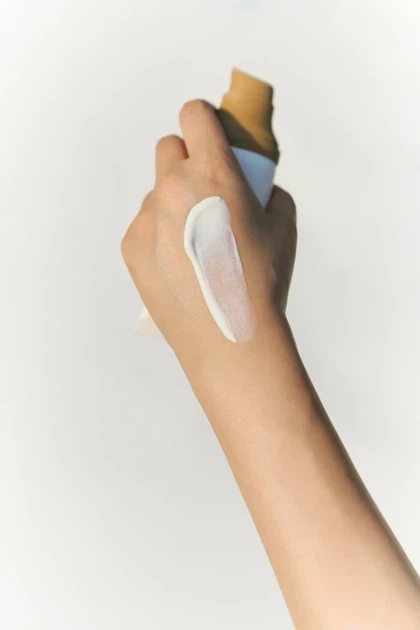 Сонцезахисний крем для обличчя SKIN1004 Madagascar Centella Air-Fit Suncream Light SPF30 PA++++, 50 мл — мінеральний сонцезахисний - зображення 8