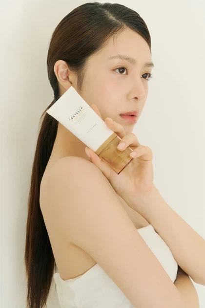 Сонцезахисний крем для обличчя SKIN1004 Madagascar Centella Air-Fit Suncream Light SPF30 PA++++, 50 мл — мінеральний сонцезахисний - зображення 9