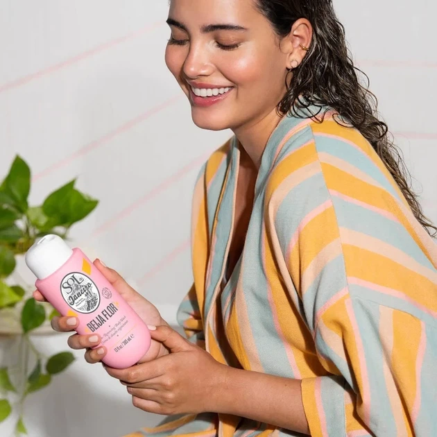 Гель для душу Sol de Janeiro Beija Flor Renewing Body Wash для гладкості та сяйва шкіри - изображение 3