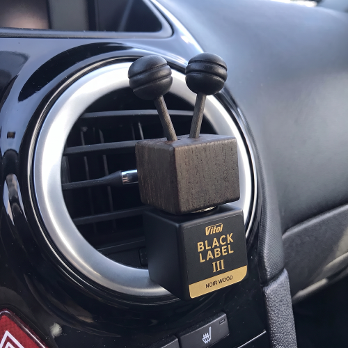 Освежитель воздуха в дефлектор VITOL Black Label Noir Wood 8мл (68118) - Фото 5 Освежитель воздуха в дефлектор VITOL Black Label Noir Wood 8мл (68118) - изображение 5