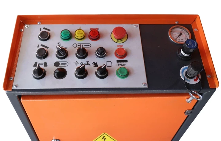 Напівавтоматична двохколонна стрічкова пилка DISPA MAKINA D-Y 550 - Фото 8 Напівавтоматична двохколонна стрічкова пилка DISPA MAKINA D-Y 550 - зображення 8