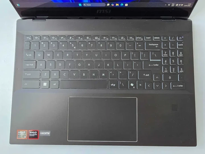 Ноутбук MSI Summit 16 AI (2025) Ryzen AI 9 365/RAM 32GB/SSD 1TB/QHD 165Hz/WIN 11 Б\В - Уцінка - Фото 3 Ноутбук MSI Summit 16 AI (2025) Ryzen AI 9 365/RAM 32GB/SSD 1TB/QHD 165Hz/WIN 11 Б\В - Уцінка - зображення 3