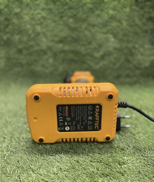 Аккумуляторная болгарка Krafftec DCG 413 48 В 6 Аг бесщеточная КШМ 125 мм с двумя аккумуляторами регулировкой оборотов и кейсом - изображение 9