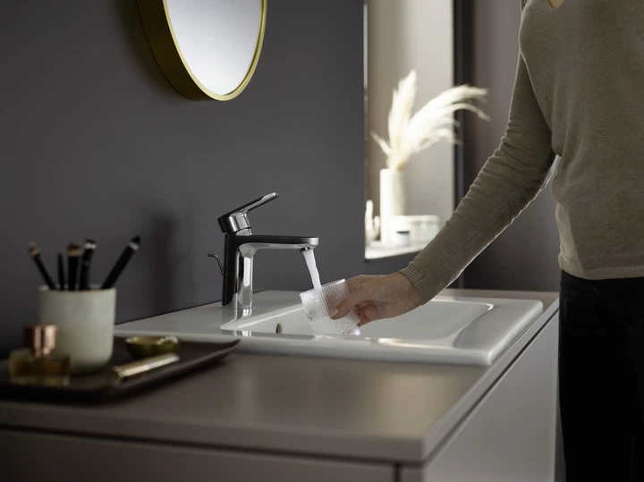 Смеситель для раковины HANSGROHE Vernis Blend 71551000 с донным клапаном - Фото 4 Смеситель для раковины HANSGROHE Vernis Blend 71551000 с донным клапаном - изображение 4