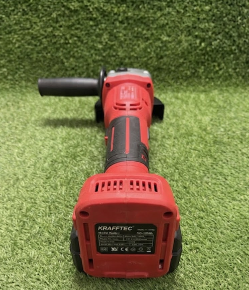 Аккумуляторная болгарка Krafftec GWX 48V-125C 48V 125 мм бесщеточная с двумя аккумуляторами 4 дисками и кейсом - Фото 10 Аккумуляторная болгарка Krafftec GWX 48V-125C 48V 125 мм бесщеточная с двумя аккумуляторами 4 дисками и кейсом - изображение 10