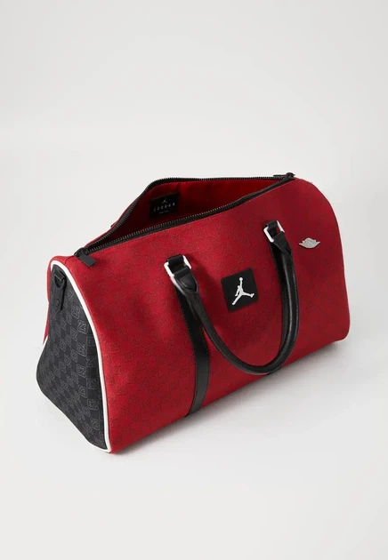 Спортивная сумка через плечо Jordan Duffle Monogram красного цвета. - изображение 4