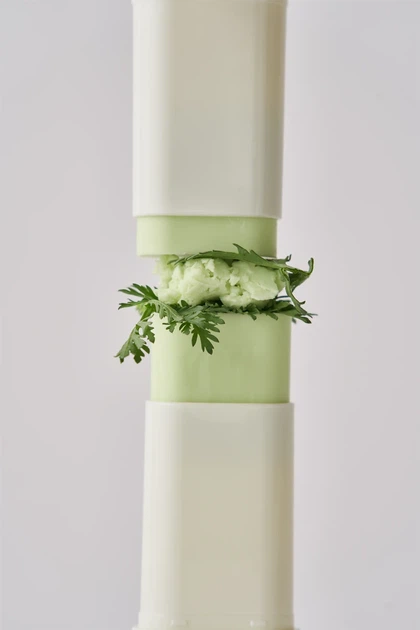 Сонцезахисний стік для обличчя BEAUTY OF JOSEON Matte Sun Stick Mugwort + Camelia SPF50+ PA++++ 18 г — матуючий сонцезахисний стік - изображение 2