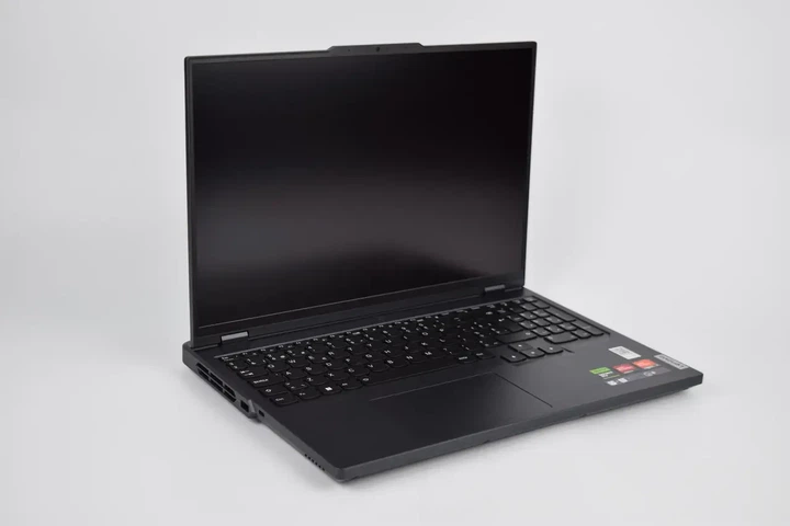 Ігровий ноутбук Lenovo Legion Pro 5 16ARX8 16" 240Hz Ryzen 7 7745HX / RTX 4070 / 32GB DDR5 / 1TB SSD - изображение 5