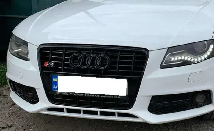 Решетка радиатора Audi A4 B8 2008-2012 стиль S4 черный глянец - изображение 3