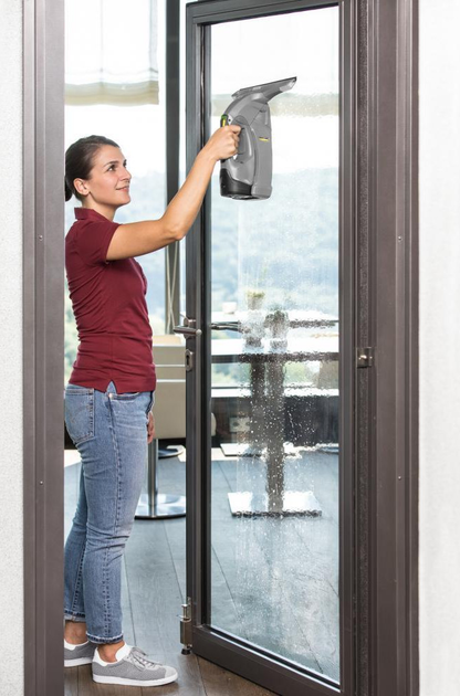 Пилосос для миття вікон Karcher WVP10 (1.633-550.0) 336479 - Фото 10 Пилосос для миття вікон Karcher WVP10 (1.633-550.0) 336479 - изображение 10