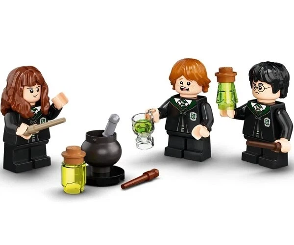 Конструктор LEGO Harry Potter Хогвартс Помилка з Оборотним Зіллям магічний набір для дітей та фанатів серії з мініфігурками персонажів та інтерактивними елементами для відтворення культових сцен школи чарівників розвиваючий ігровий комплект - зображення 8