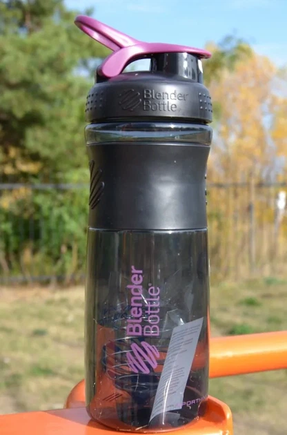 Шейкер спортивний (пляшка) BlenderBottle SportMixer Flip 28oz/820ml Black/Plum (PP_SM 28oz Black/Plum) - изображение 7