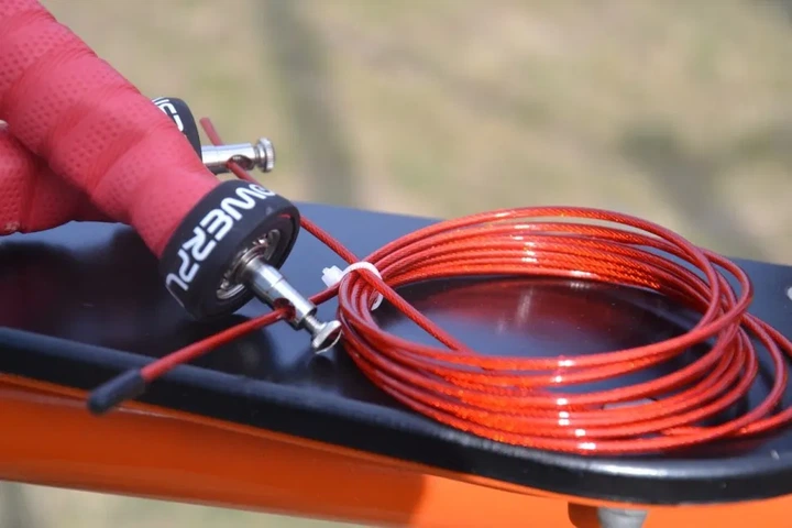 Скакалка швидкісна на підшипниках PowerPlay 4208 Fitness Jump Rope Червона (3m.) (PP_PP_4208_Red) - изображение 9