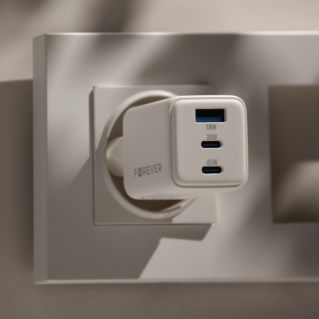 Ładowarka sieciowa Forever GaN PD QC TC-08-65ACC 2x USB-C 1x USB 65W White (5900495621818) - obraz 4