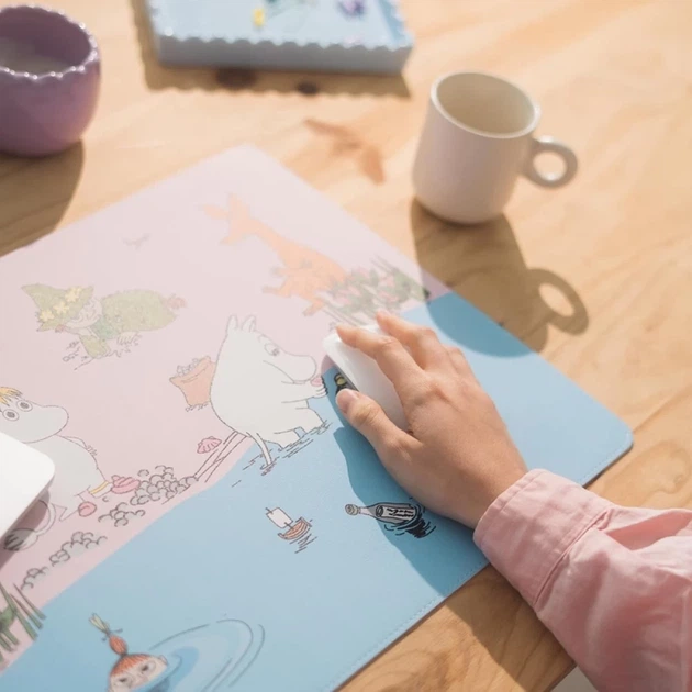 Подкладка на стол Moomin из экокожи XL 60x35 см (MGGEPU02) - Фото 7 Подкладка на стол Moomin из экокожи XL 60x35 см (MGGEPU02) - изображение 7