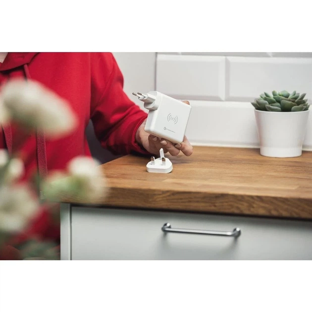 Многофункциональное зарядное устройство Forcell F-Energy 4в1 2 x USB A + USB C 15W + Power Bank 8000mAh + беспроводная зарядка White (5903396072475) - Фото 12 Многофункциональное зарядное устройство Forcell F-Energy 4в1 2 x USB A + USB C 15W + Power Bank 8000mAh + беспроводная зарядка White (5903396072475) - изображение 12