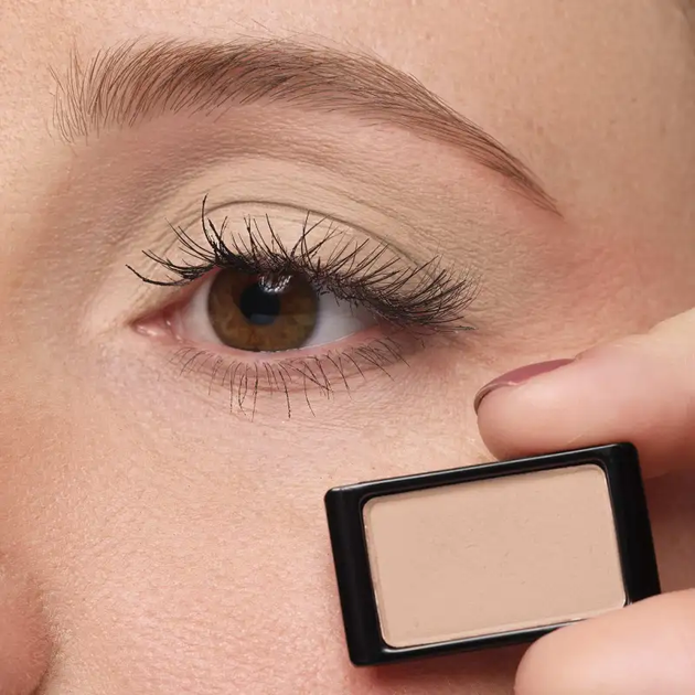 Тіні для повік ARTDECO Eyeshadow Matt №514 Matt Light Grey Beige (4019674305140) - Фото 2 Тіні для повік ARTDECO Eyeshadow Matt №514 Matt Light Grey Beige (4019674305140) - зображення 2